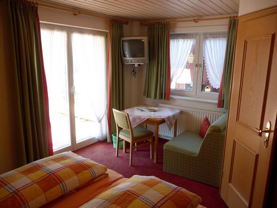 Hotel Gasthof Alpenblick Hirschegg  Pokoj fotografie